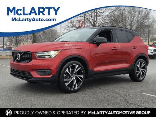 2022 Volvo XC40 T5 R-Design