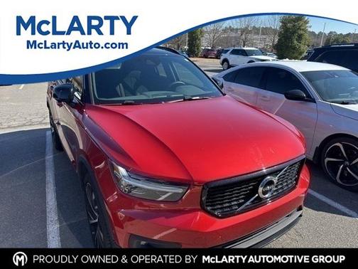 2022 Volvo XC40 T5 R-Design