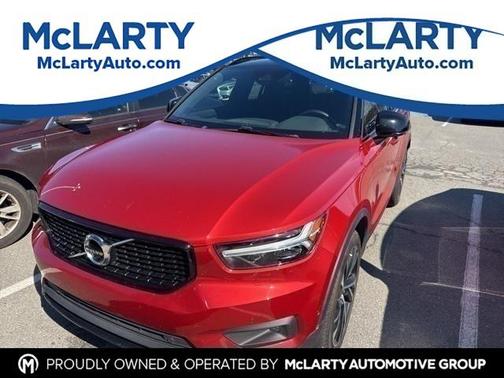 2022 Volvo XC40 T5 R-Design