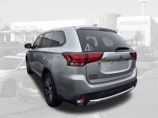 Alloy Silver Metallic 2018 Mitsubishi Outlander SE S-AWC