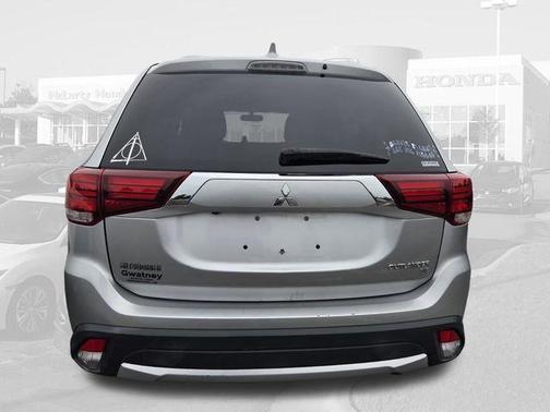 Alloy Silver Metallic 2018 Mitsubishi Outlander SE S-AWC