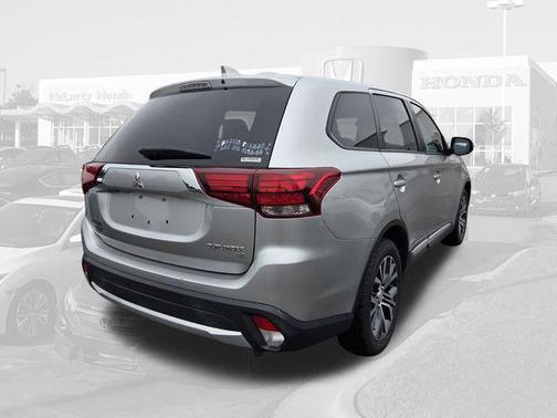 Alloy Silver Metallic 2018 Mitsubishi Outlander SE S-AWC