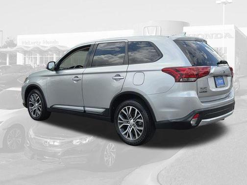 Alloy Silver Metallic 2018 Mitsubishi Outlander SE S-AWC