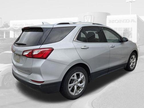 Silver Ice Metallic 2019 Chevrolet Equinox Premier