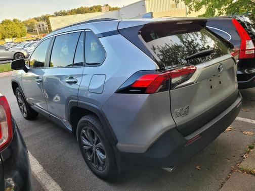 2023 Toyota RAV4 Hybrid XLE Premium