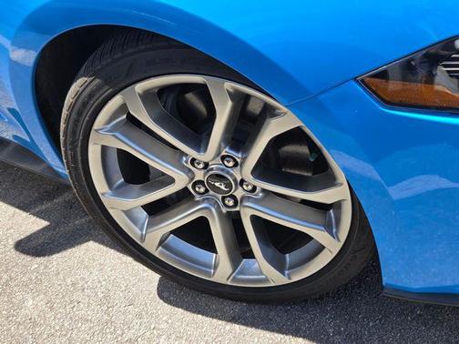 Grabber Blue Metallic 2022 Ford Mustang GT Premium