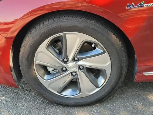 2017 Hyundai SONATA Hybrid Limited