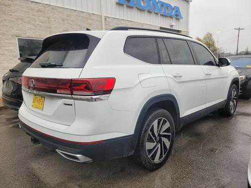 2024 Volkswagen Atlas 2.0T SE w/Technology 4MOTION