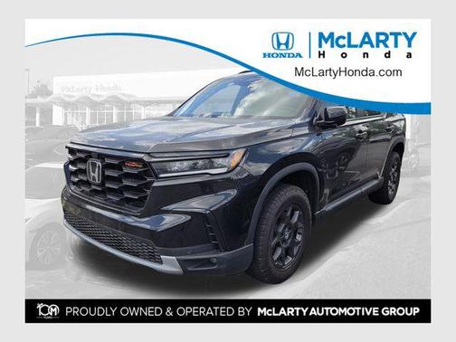 Crystal Black Pearl 2025 Honda Pilot TrailSport
