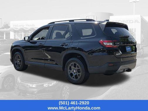 Crystal Black Pearl 2025 Honda Pilot TrailSport