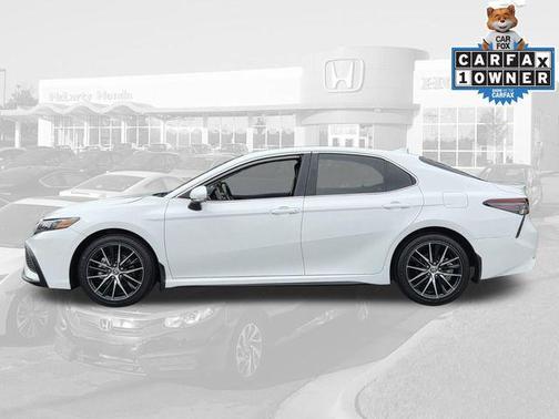 Ice Cap 2024 Toyota Camry SE