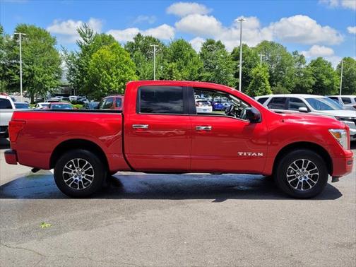 2021 Nissan Titan SV
