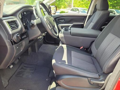 2021 Nissan Titan SV