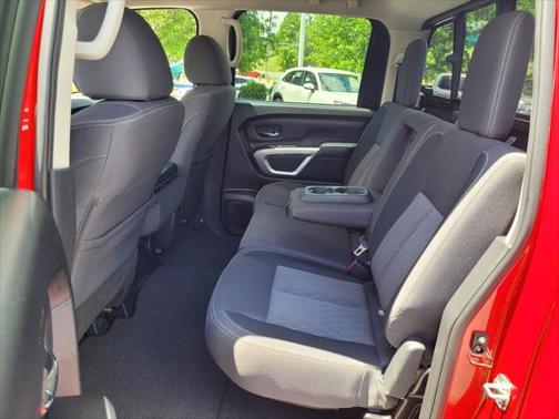 2021 Nissan Titan SV