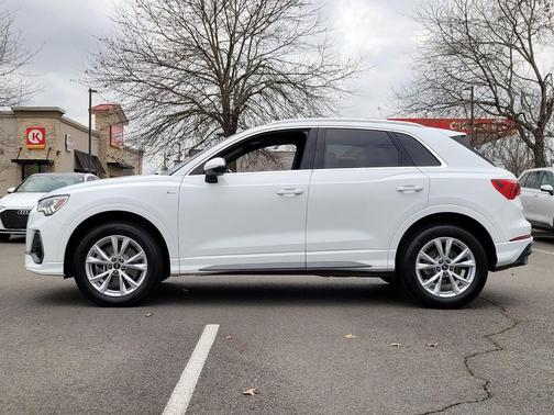 2025 Audi Q3 Premium 45 TFSI S line quattro Tiptronic