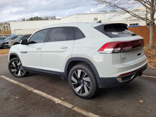 2024 Volkswagen Atlas Cross Sport 2.0T SE w/Technology