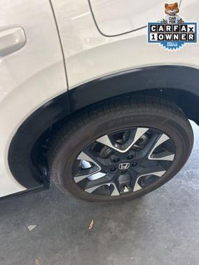 Platinum White Pearl 2026 Honda HR-V EX-L