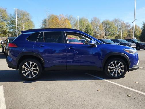 2024 Toyota Corolla Cross XLE