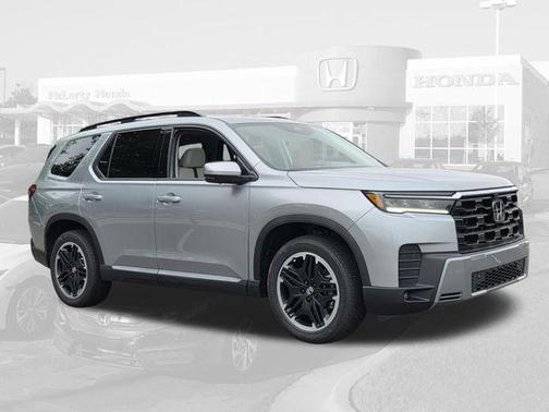 Solar Silver Metallic 2026 Honda Pilot Touring 8-Passenger