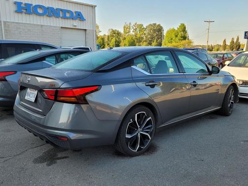 2024 Nissan Altima SR FWD