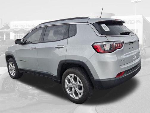 Silver Zynith Metallic Clearcoat 2024 Jeep Compass Latitude