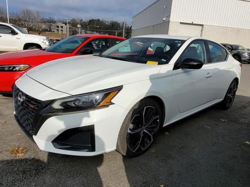 2024 Nissan Altima SR FWD