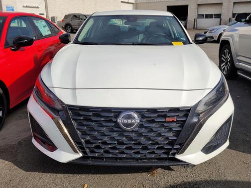 2024 Nissan Altima SR FWD