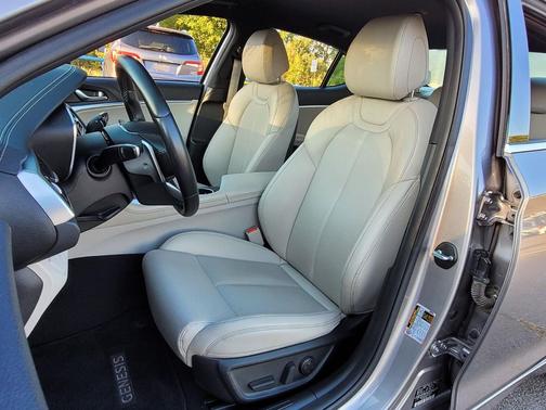 2023 Genesis G70 2.0T RWD