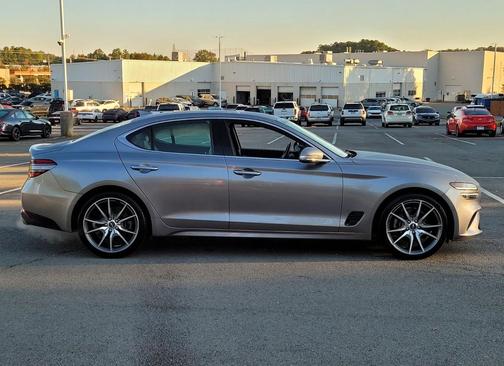 2023 Genesis G70 2.0T RWD