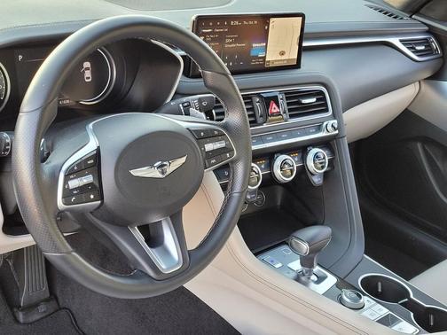 2023 Genesis G70 2.0T RWD