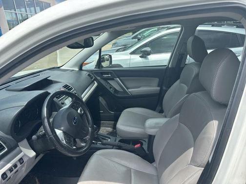 Crystal White Pearl 2016 Subaru Forester 2.5i Touring
