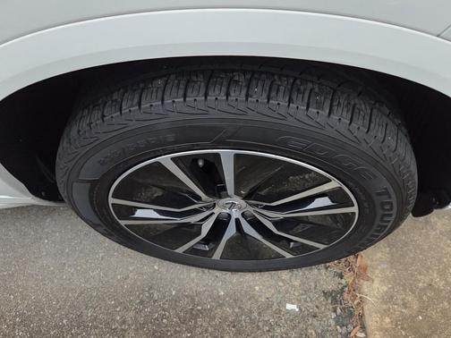 2020 Volvo XC90 T5 Momentum