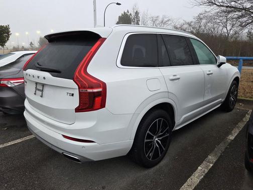 2020 Volvo XC90 T5 Momentum