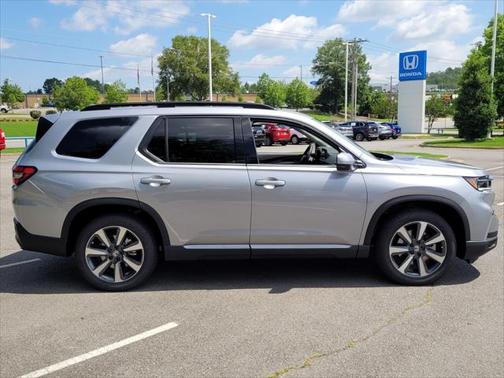 2025 Honda Pilot Touring 8-Passenger