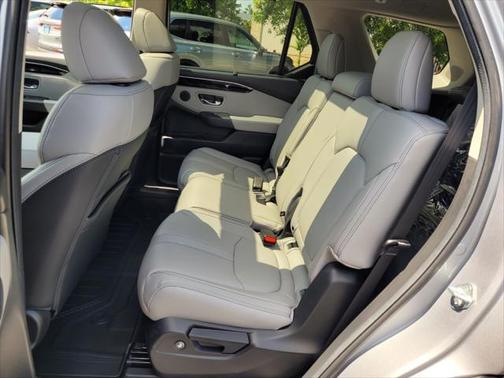 2025 Honda Pilot Touring 8-Passenger