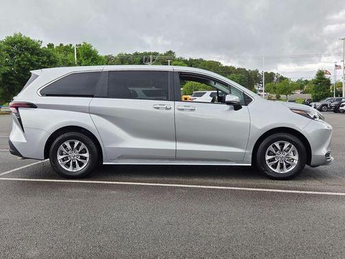 Celestial Silver Metallic 2024 Toyota Sienna LE
