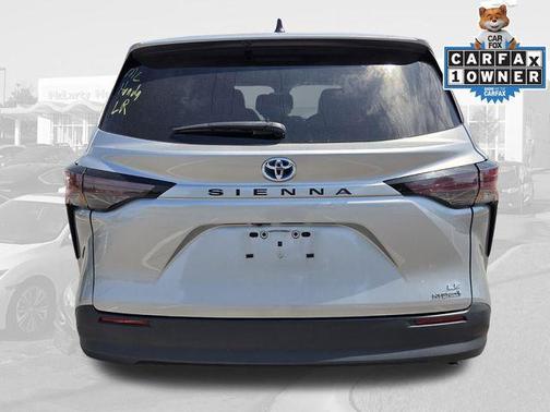 Celestial Silver Metallic 2024 Toyota Sienna LE