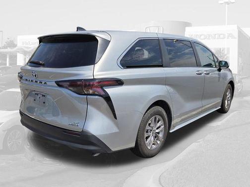 Celestial Silver Metallic 2024 Toyota Sienna LE