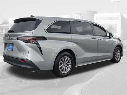 Celestial Silver Metallic 2024 Toyota Sienna LE