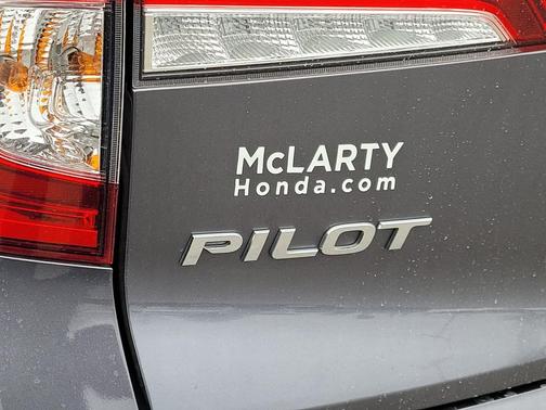 2022 Honda Pilot Touring 8-Passenger