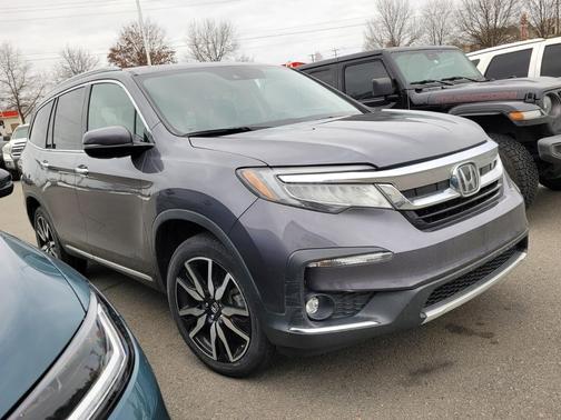 2022 Honda Pilot Touring 8-Passenger
