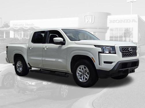 Glacier White 2024 Nissan Frontier SV