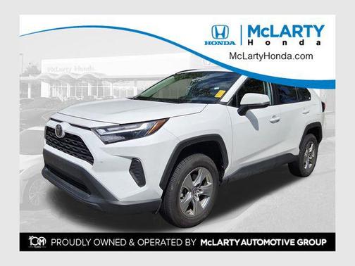 Ice Cap 2024 Toyota RAV4 XLE