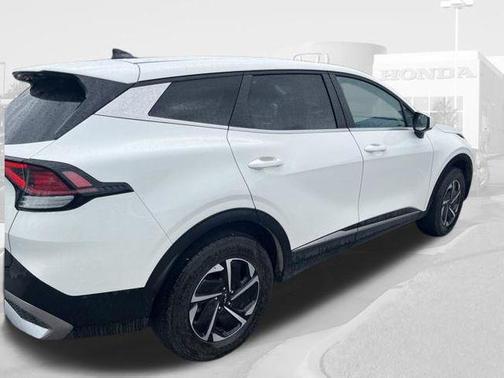 Snow White Pearl 2025 Kia Sportage Hybrid LX