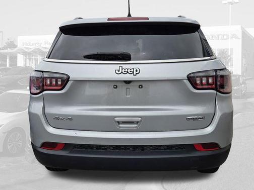 Silver Zynith Metallic Clearcoat 2024 Jeep Compass Latitude