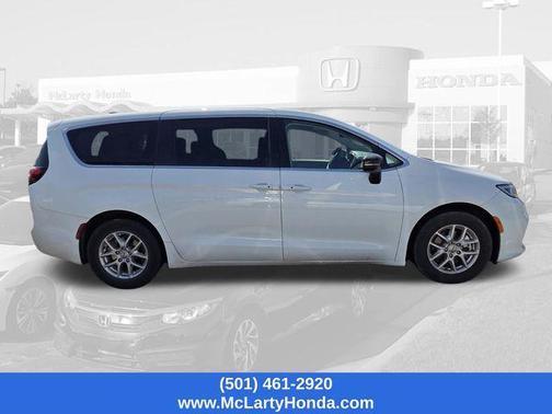Bright White Clearcoat 2024 Chrysler Pacifica Touring L