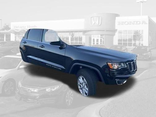 Diamond Black Crystal Pearlcoat 2019 Jeep Grand Cherokee Laredo