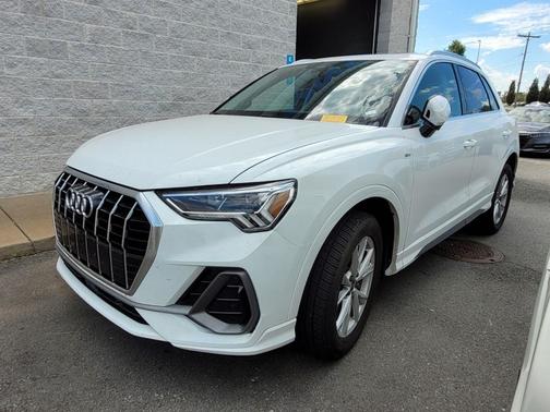 2023 Audi Q3 Premium 45 TFSI S line quattro Tiptronic