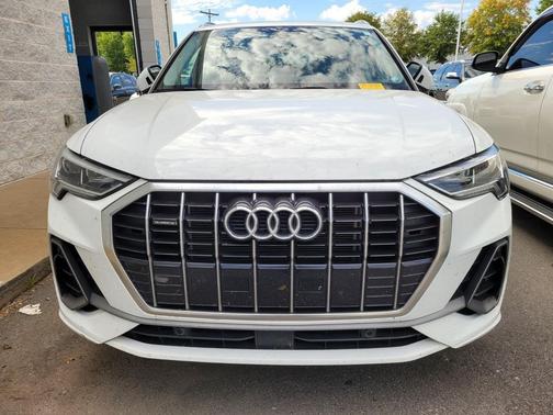 2023 Audi Q3 Premium 45 TFSI S line quattro Tiptronic