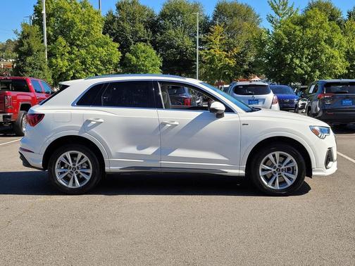 2023 Audi Q3 Premium 45 TFSI S line quattro Tiptronic